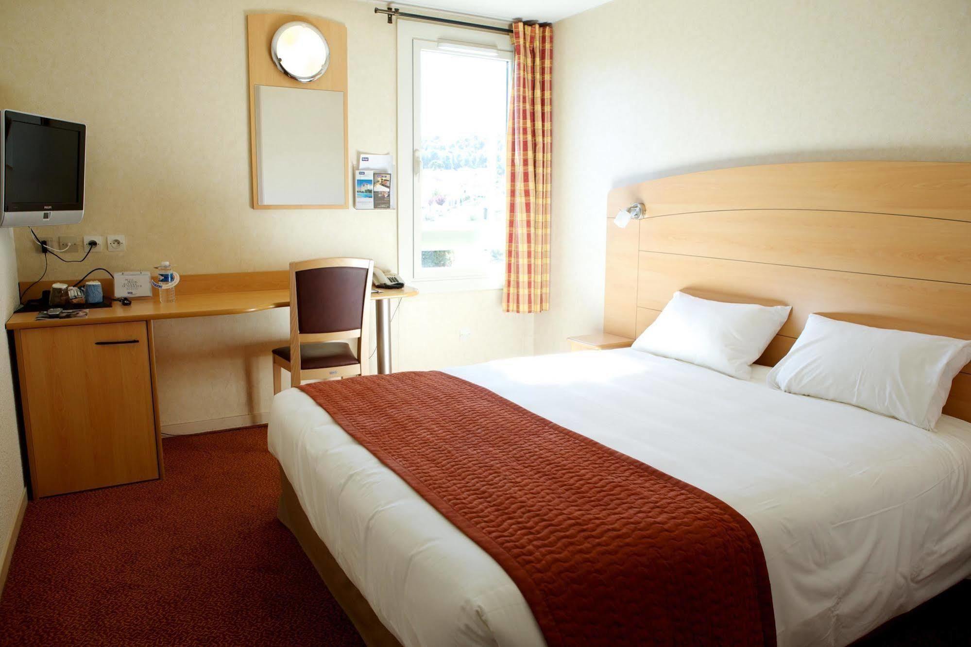 Brit Hotel Marseille Aéroport - A&S Mirabeau Habitación foto